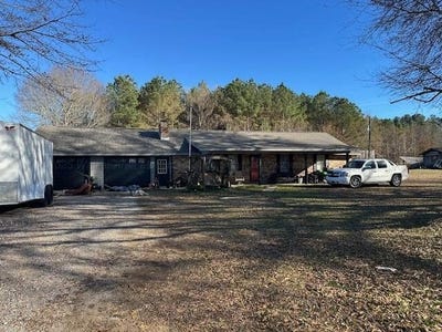 /international/us/6006-dime-rd-haleyville-al-110104304489/