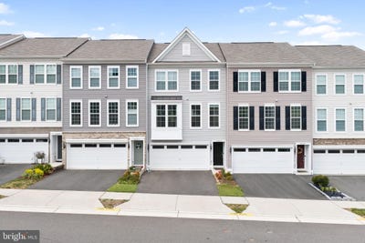 /international/us/8284-clay-lane-manassas-va-110110235209/