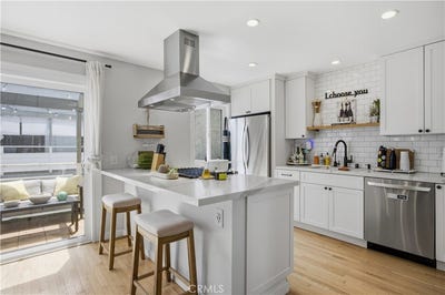 /international/us/1911-rockefeller-lane-redondo-beach-ca-110108663538/