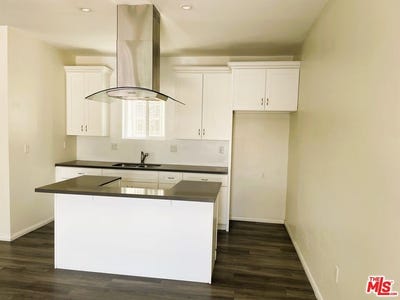 /international/us/1106-w-91st-st-los-angeles-ca-110108656760/