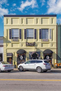 /international/us/303-main-street-edgefield-sc-110101986538/