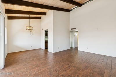 /international/us/2052-s-rural-road-tempe-az-110106143872/