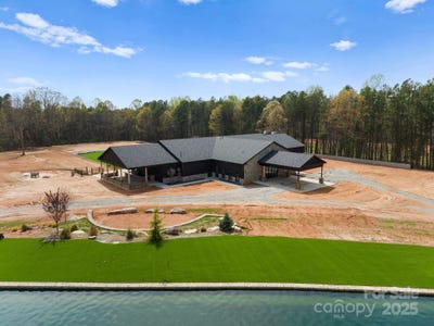 /international/us/1565-shinnville-road-cleveland-nc-110097327223/