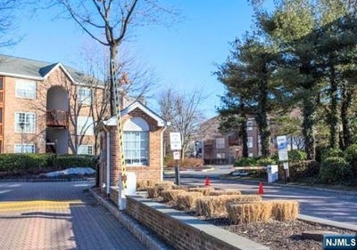 /international/us/1435-teresa-drive-fort-lee-nj-110108078728/