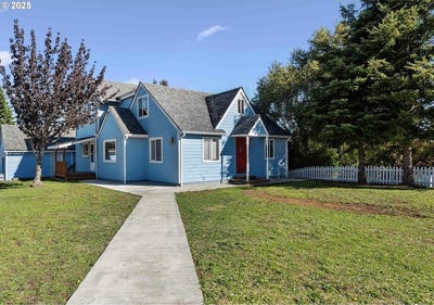 /international/us/584-exchange-st-northbend-or-110102759124/
