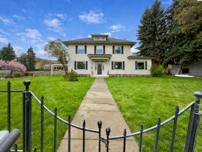 /international/us/208-e-james-street-colfax-wa-110107385780/