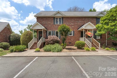 /international/us/1152-crestmont-drive-se-concord-nc-110108196527/