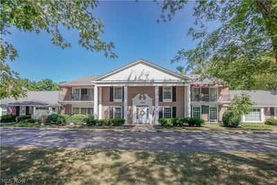 /international/us/1653-greenway-road-se-north-canton-oh-110107781042/