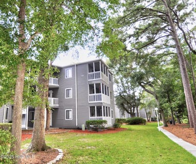 /international/us/10170-beach-drive-sw-calabash-nc-110098485508/