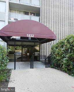 /international/us/1832-metzerott-hyattsville-md-110107569081/