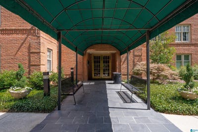 /international/us/2350-montevallo-road-birmingham-al-110100261865/