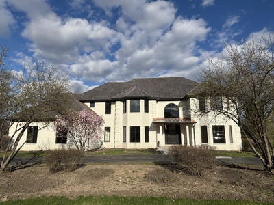 /international/us/4463-kettering-drive-long-grove-il-110100270557/