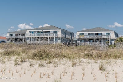 /international/us/28-e-first-street-ocean-isle-beach-nc-110097785676/