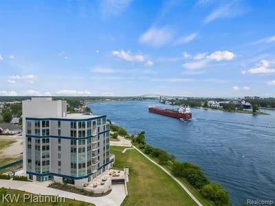 /international/us/201-beers-street-port-huron-al-110091113514/