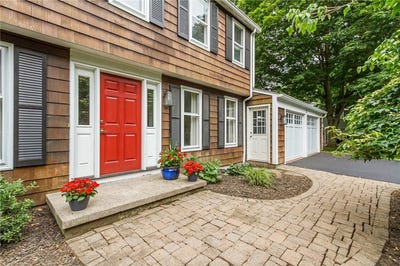 /international/us/2-burr-oak-drive-pittsford-ny-110100776951/