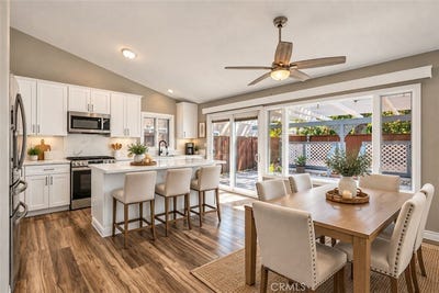 /international/us/22602-cottonwood-circle-lake-forest-ca-110110240095/