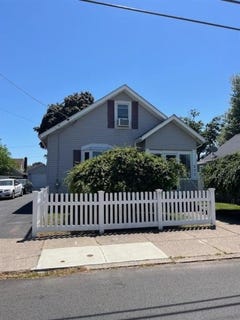 /international/us/217-evergreen-street-pawtucket-ri-110108581315/