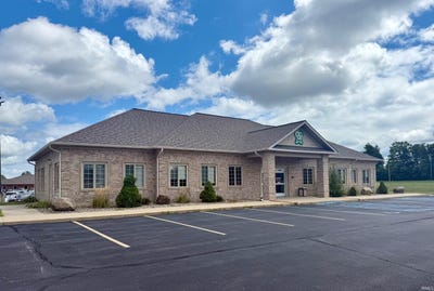 /international/us/2809-commercial-road-huntington-in-110102431959/