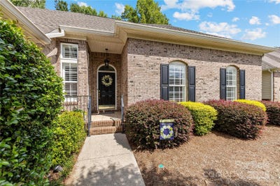 /international/us/2910-windsor-meadow-lane-matthews-nc-110101464812/?lang=id