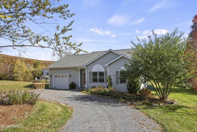 /international/us/22-luce-rd-williamstown-ma-110120766816/