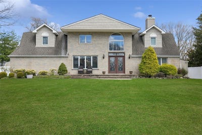 /international/us/3-philson-court-commack-ny-110098889455/?lang=en