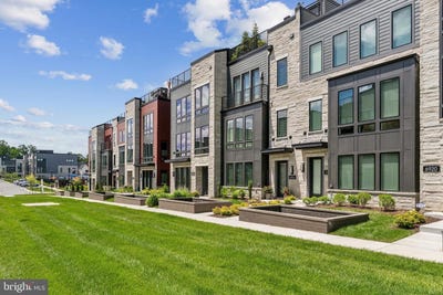 /international/us/6924-viceroy-alley-bethesda-md-110100845576/