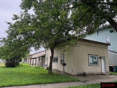 /international/us/527-e-6th-street-blue-earth-mn-110099148942/