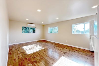 /international/us/17134-saticoy-street-lake-balboa-ca-110107959782/