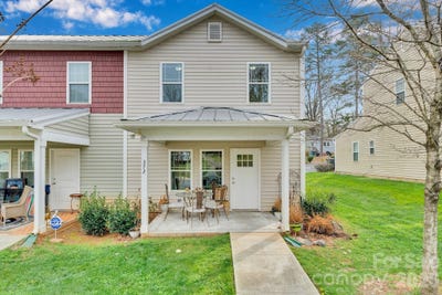/international/us/372-e-mills-avenue-mooresville-nc-110106356976/