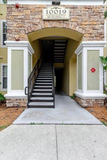 /international/us/10019-courtney-palms-boulevard-tampa-fl-110108479526/