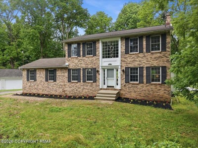 /international/us/112-red-cherry-lane-stroudsburg-pa-110119321304/