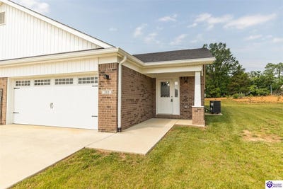 /international/us/303-breckinridge-circle-vine-grove-ky-110099979088/