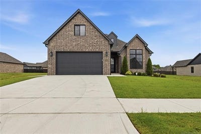 /international/us/3709-w-laredo-street-broken-arrow-ok-110120662345/