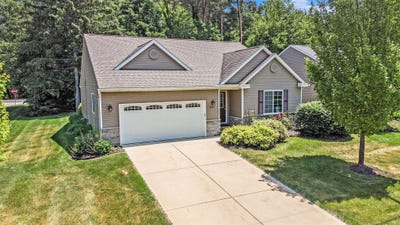 /international/us/9963-whispering-woods-drive-pinckney-mi-110100357706/