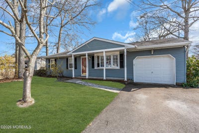/international/us/205-hemlock-drive-lanoka-harbor-nj-110106921466/