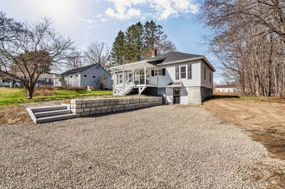 /international/us/180-lawrence-street-dover-foxcroft-me-110107727140/
