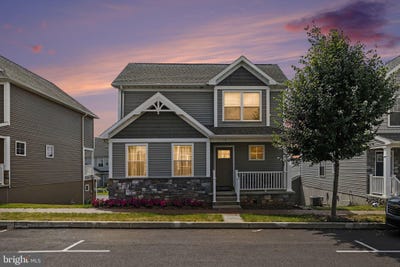 /international/us/12-pacific-boulevard-ephrata-pa-110109068327/