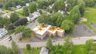 /international/us/314-sanders-st-athol-ma-110107164398/