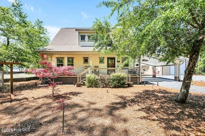 /international/us/319-ne-42nd-street-oak-island-nc-110107853282/