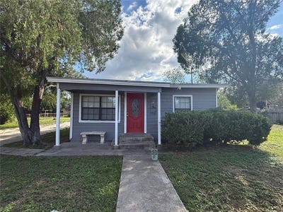 /international/us/111-palo-blanco-street-alice-tx-110120496648/