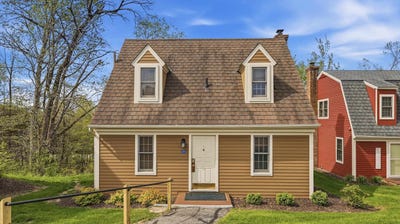 /international/us/19-settler-lane-galena-il-110107983763/