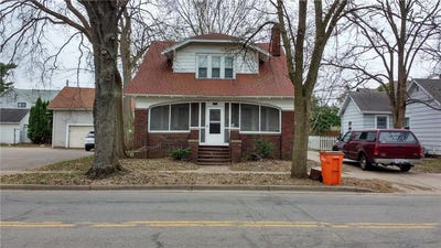 /international/us/1112-s-barstow-street-eau-claire-wi-110106217149/