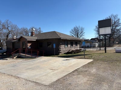 /international/us/719-s-ninth-humboldt-ks-110106027758/