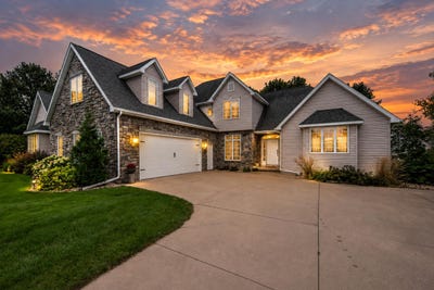 /international/us/4469-w-fieldwood-lane-appleton-wi-110119947743/