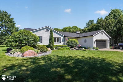 /international/us/2331-valley-vista-drive-davison-mi-110108395238/