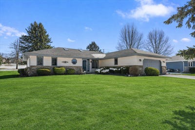 /international/us/6629-swansdown-road-loves-park-il-110106556396/