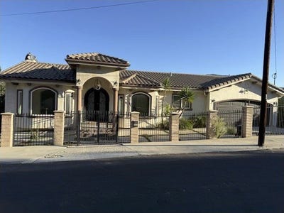 /international/us/9359-hillrose-sunland-ca-110120454525/