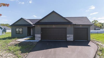 /international/us/425-village-lane-ripon-wi-110107276256/