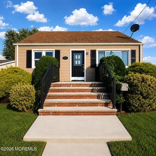 /international/us/197-delaware-avenue-cliffwood-nj-110119790920/