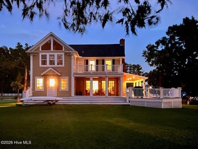 /international/us/4389-orchard-creek-road-oriental-nc-110120463150/